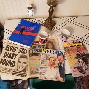 Lot of 8 Elvis Presley memorabilia